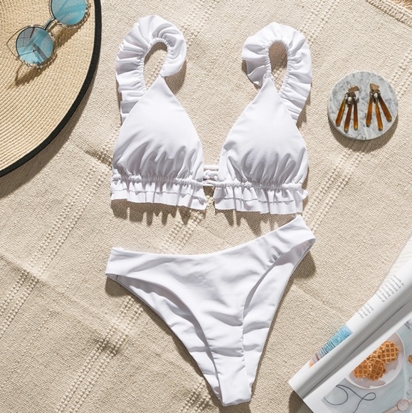 White Sexy Ruffle Bikini Set with Push up - Picture 4 of 7